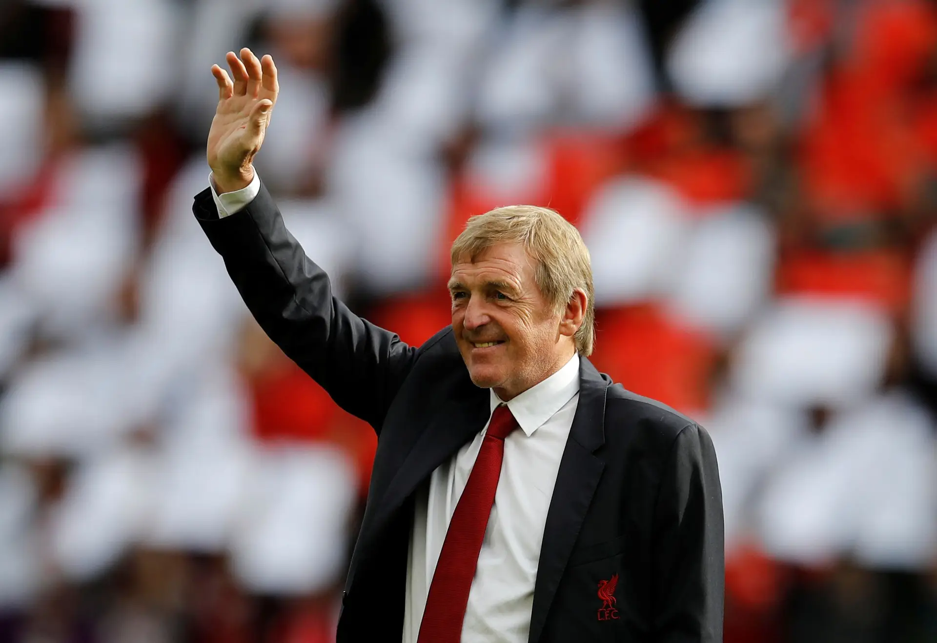 "Lenda" do Liverpool Kenny Dalglish infetado com Covid-19