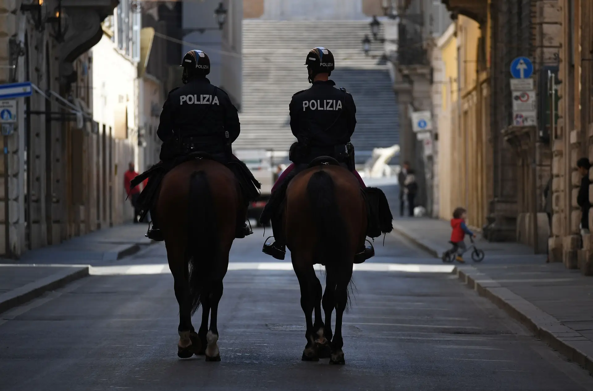 Controlos policiais reforçados durante férias da Páscoa em Itália