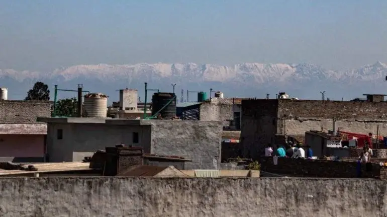 Picos dos Himalais voltam a ser visíveis a partir da Índia