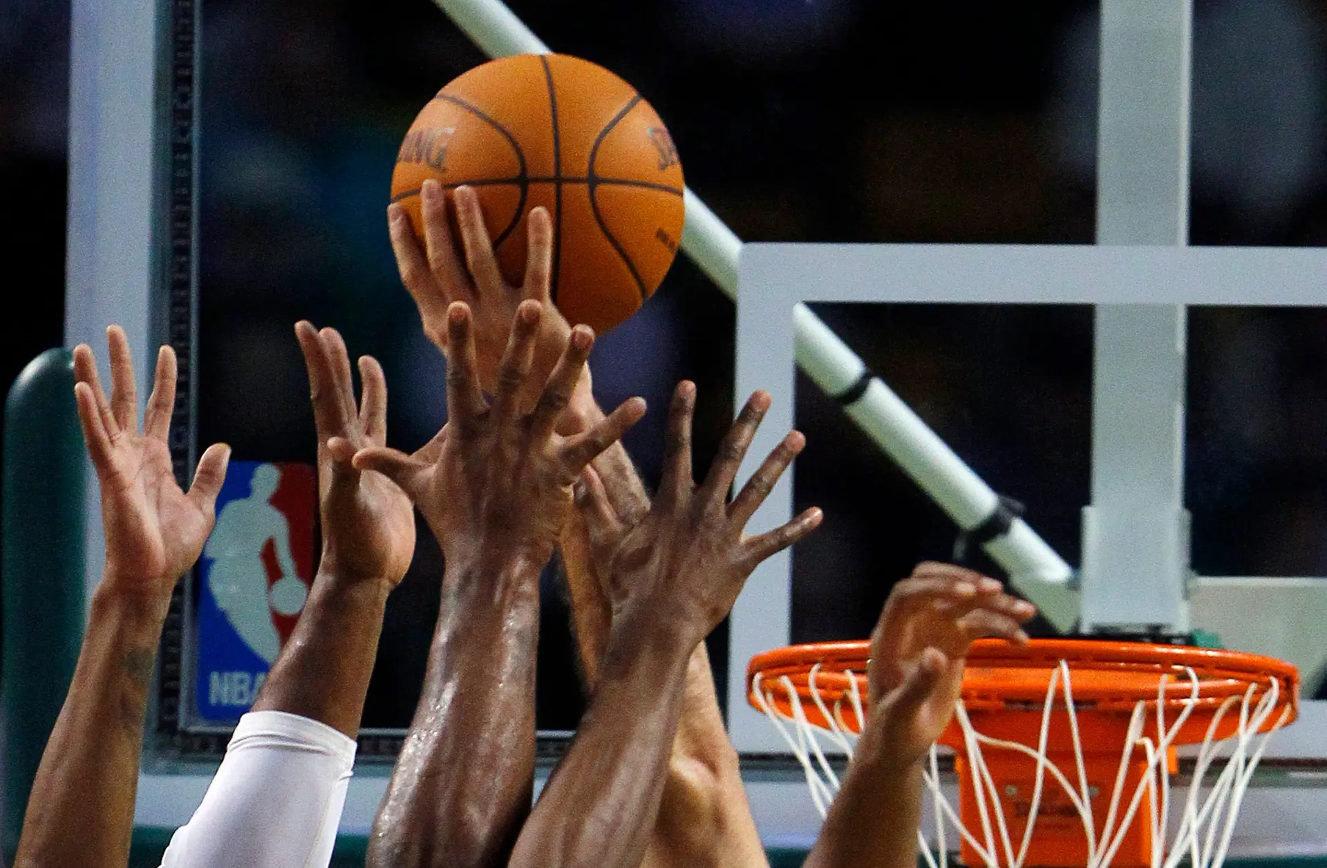 Jogadores da NBA perdem 25% do salário