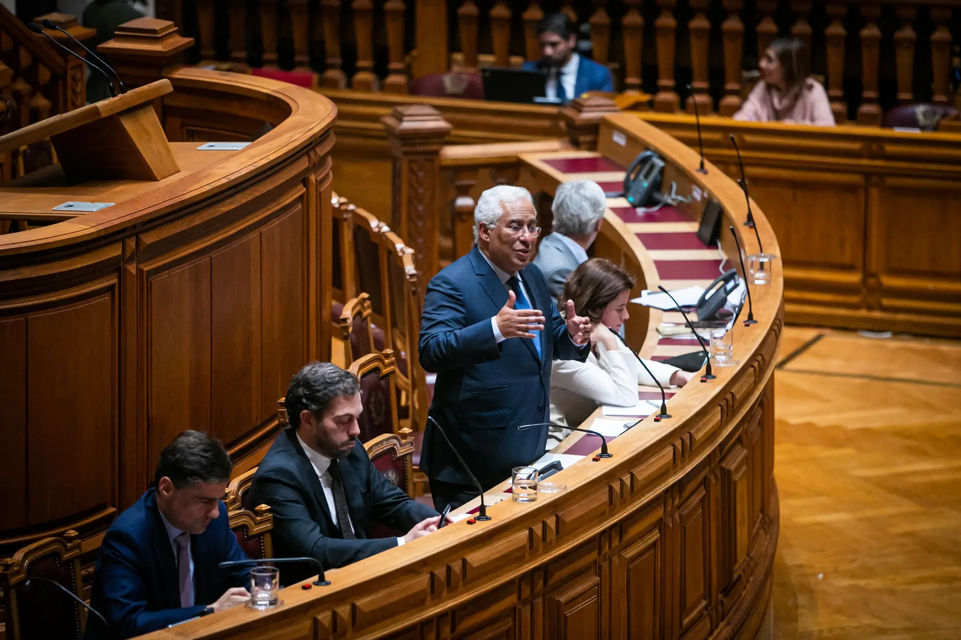 Quais são as restrições do terceiro período de estado de emergência?