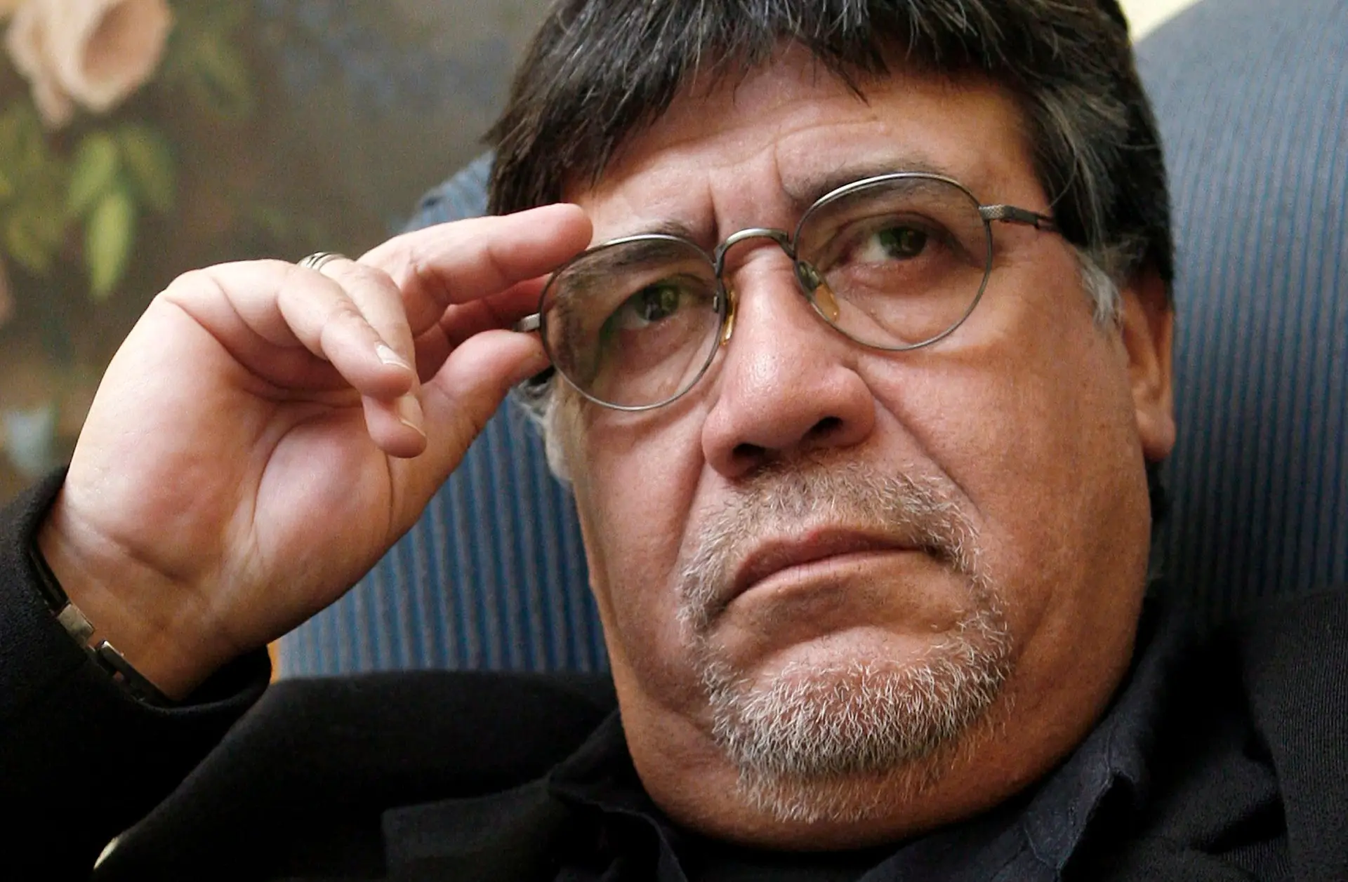 Lídia Jorge destaca olhar político e terno do "contador maior" Luis Sepúlveda