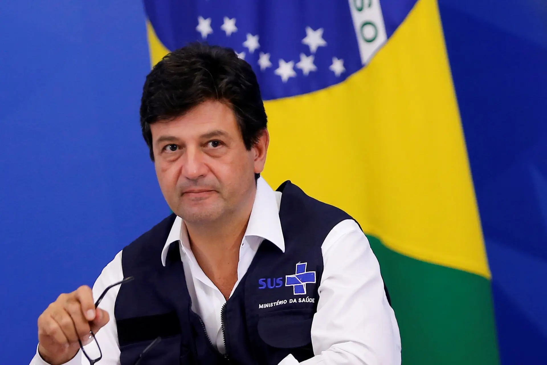 Mais de 60% dos brasileiros contra a demissão do ministro da Saúde