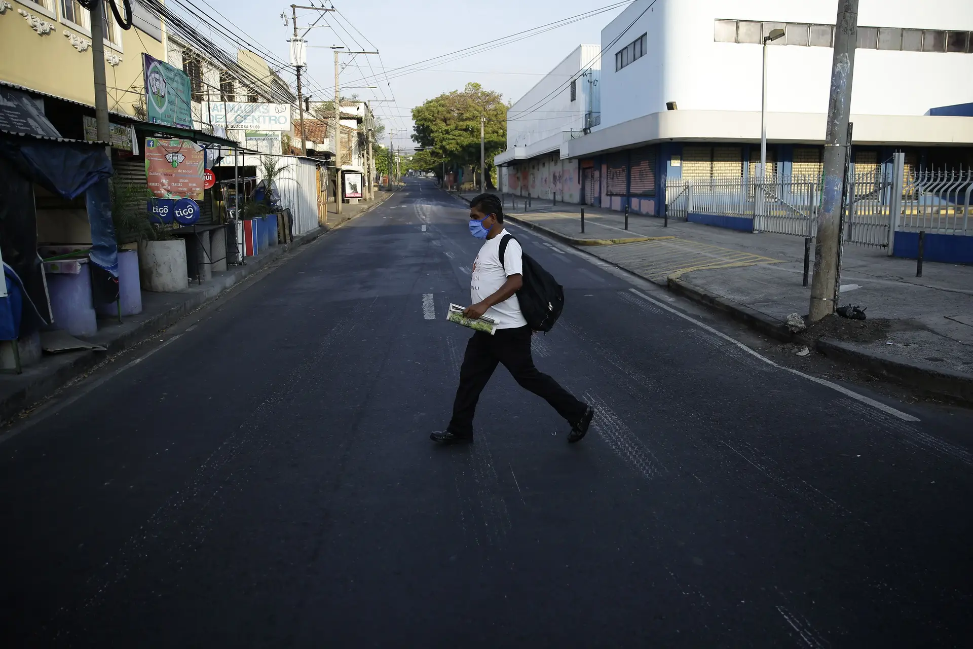 Covid-19 já matou 167.594 pessoas e infetou mais de 2,4 milhões no mundo