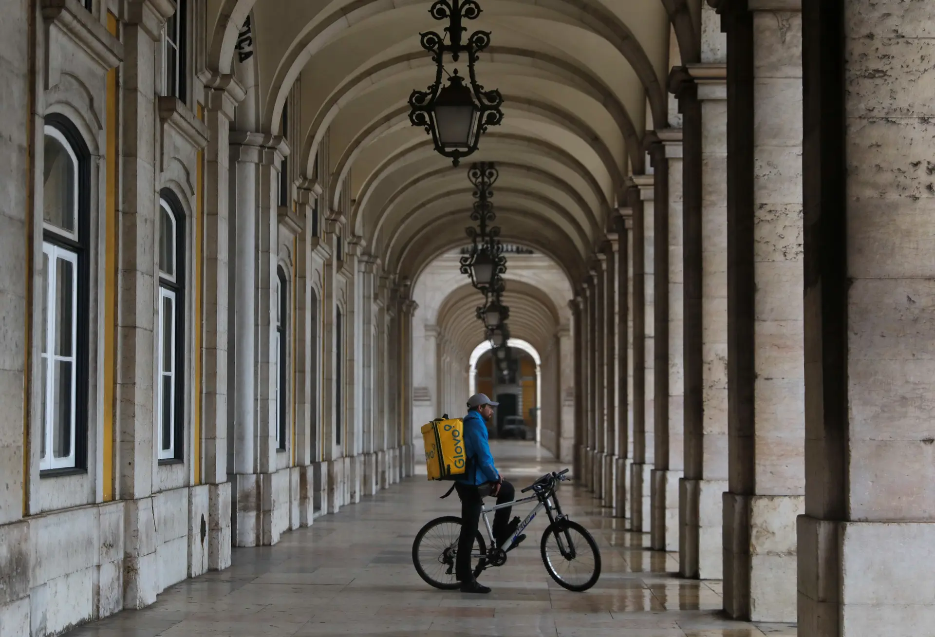 Atividade económica em Portugal regista "forte redução" em março - INE