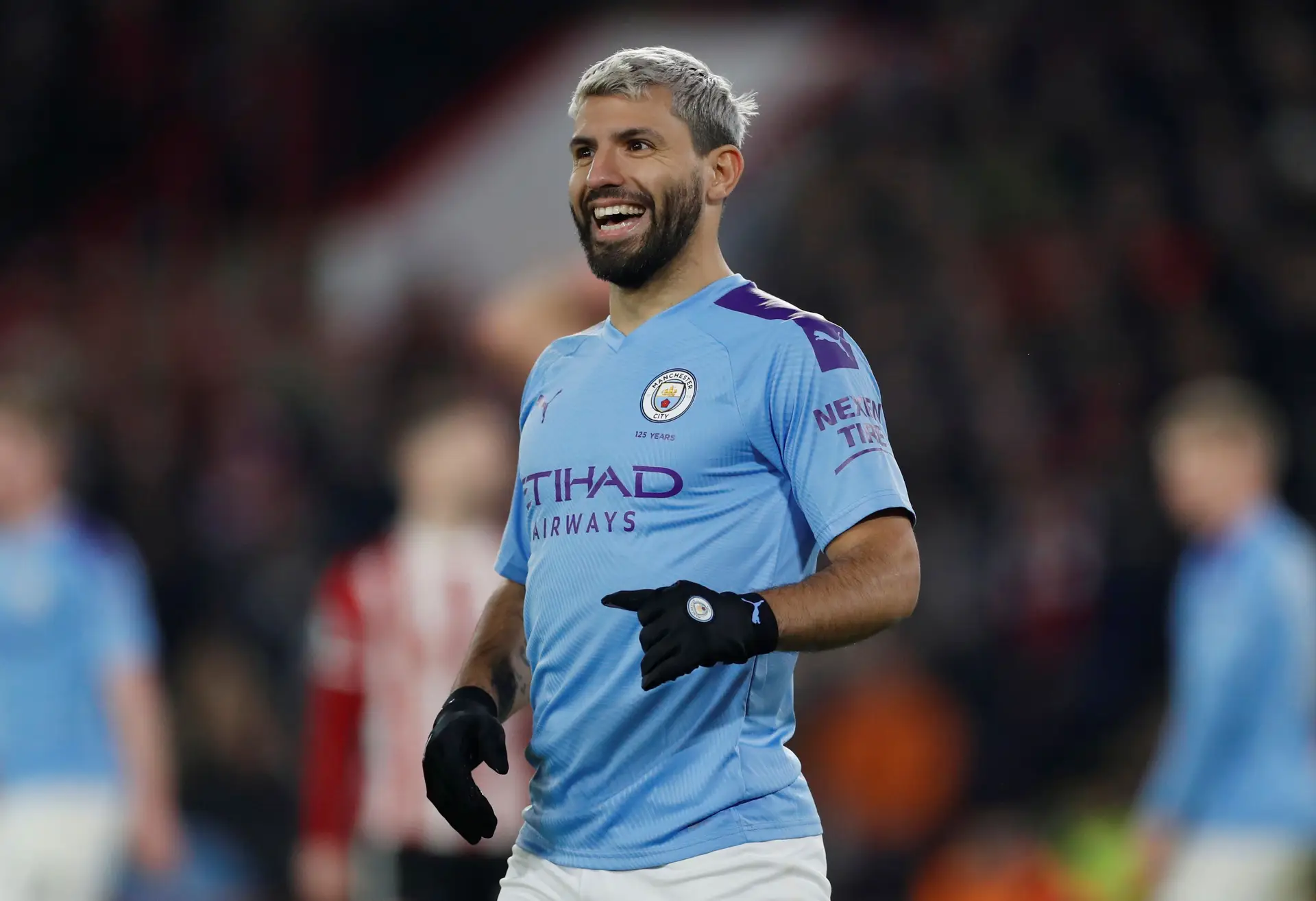Dos relvados à educação: Aguero é o novo professor da telescola no Reino Unido