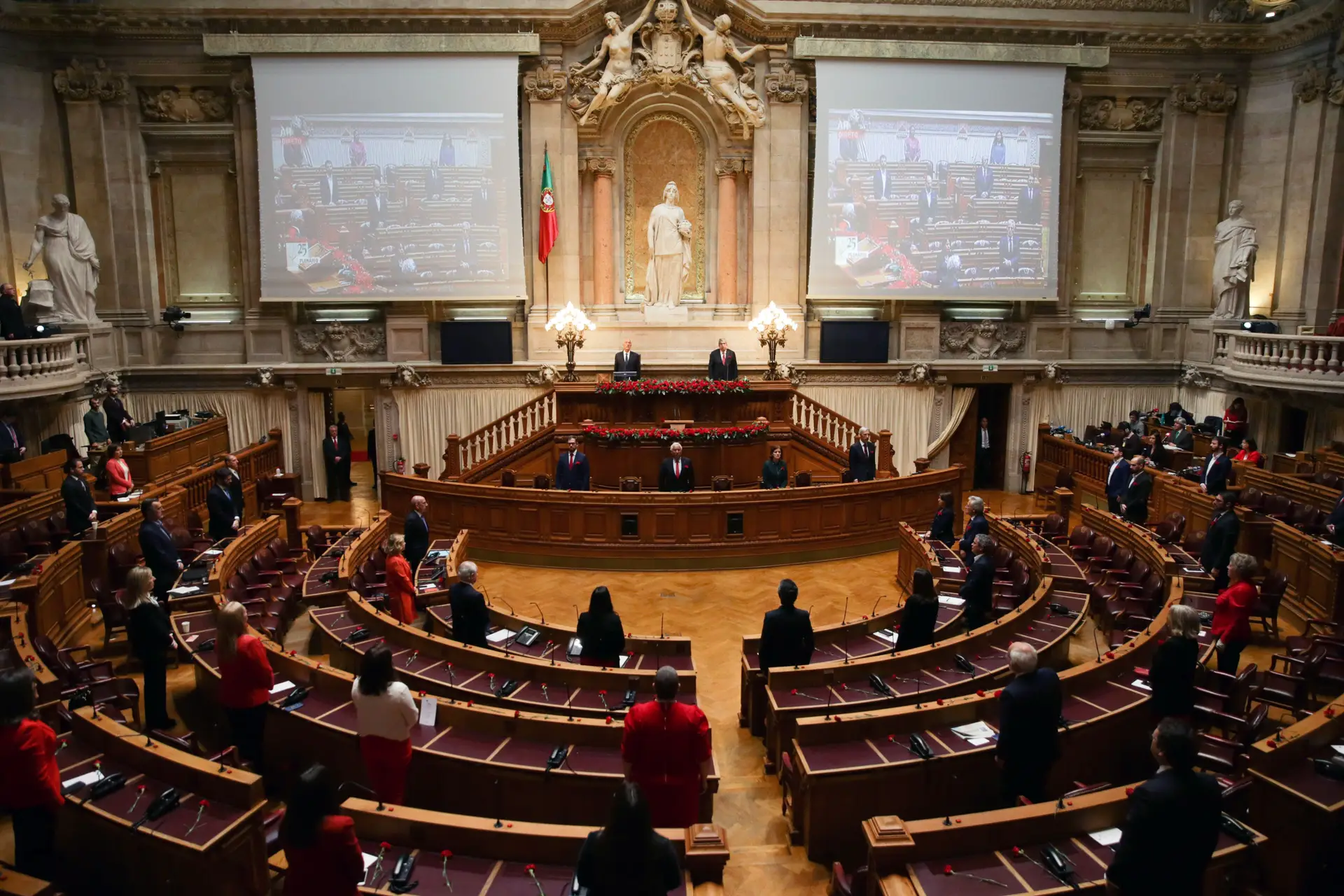 Parlamento vota hoje estado de emergência entre 9 e 23 de novembro