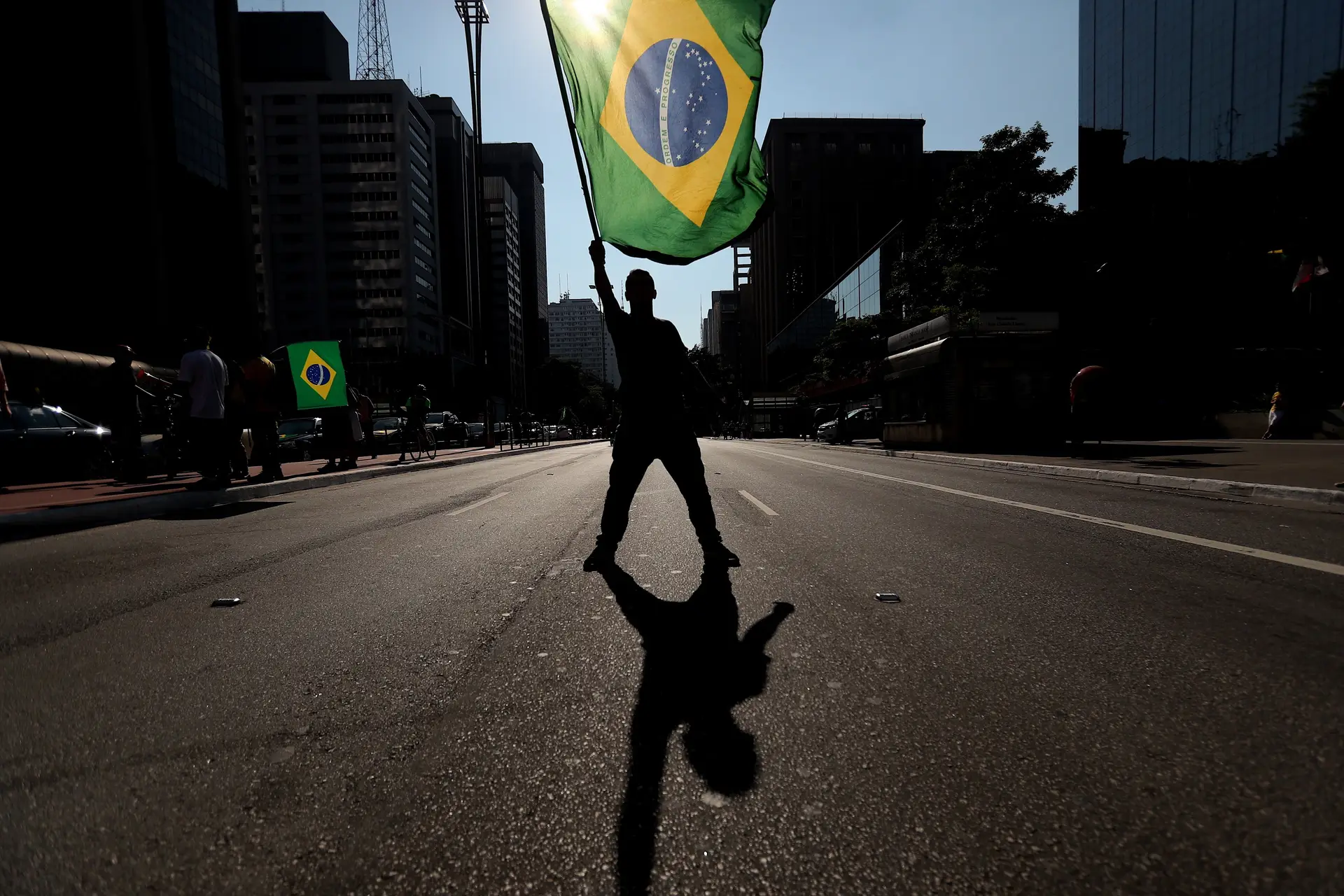 Covid-19: Brasil regista 4.543 mortes e 66.501 casos confirmados
