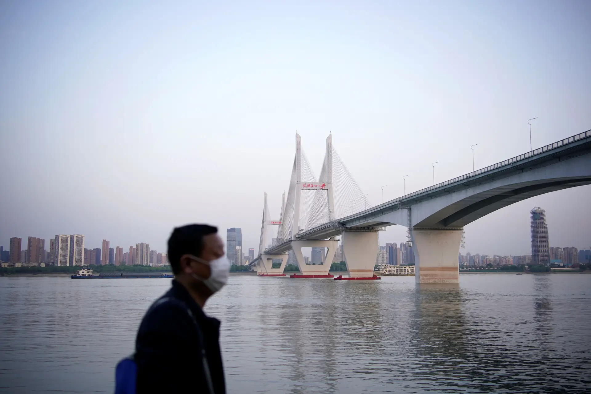 Wuhan já não tem pacientes hospitalizados