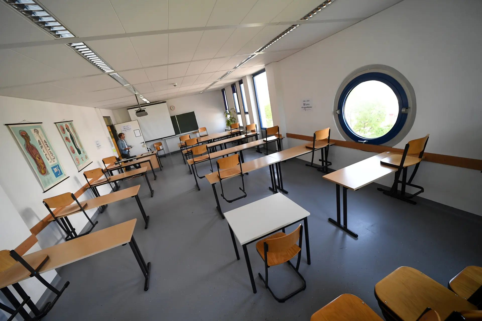 Escolas alemãs reabrem antes do verão, mas com constragimentos