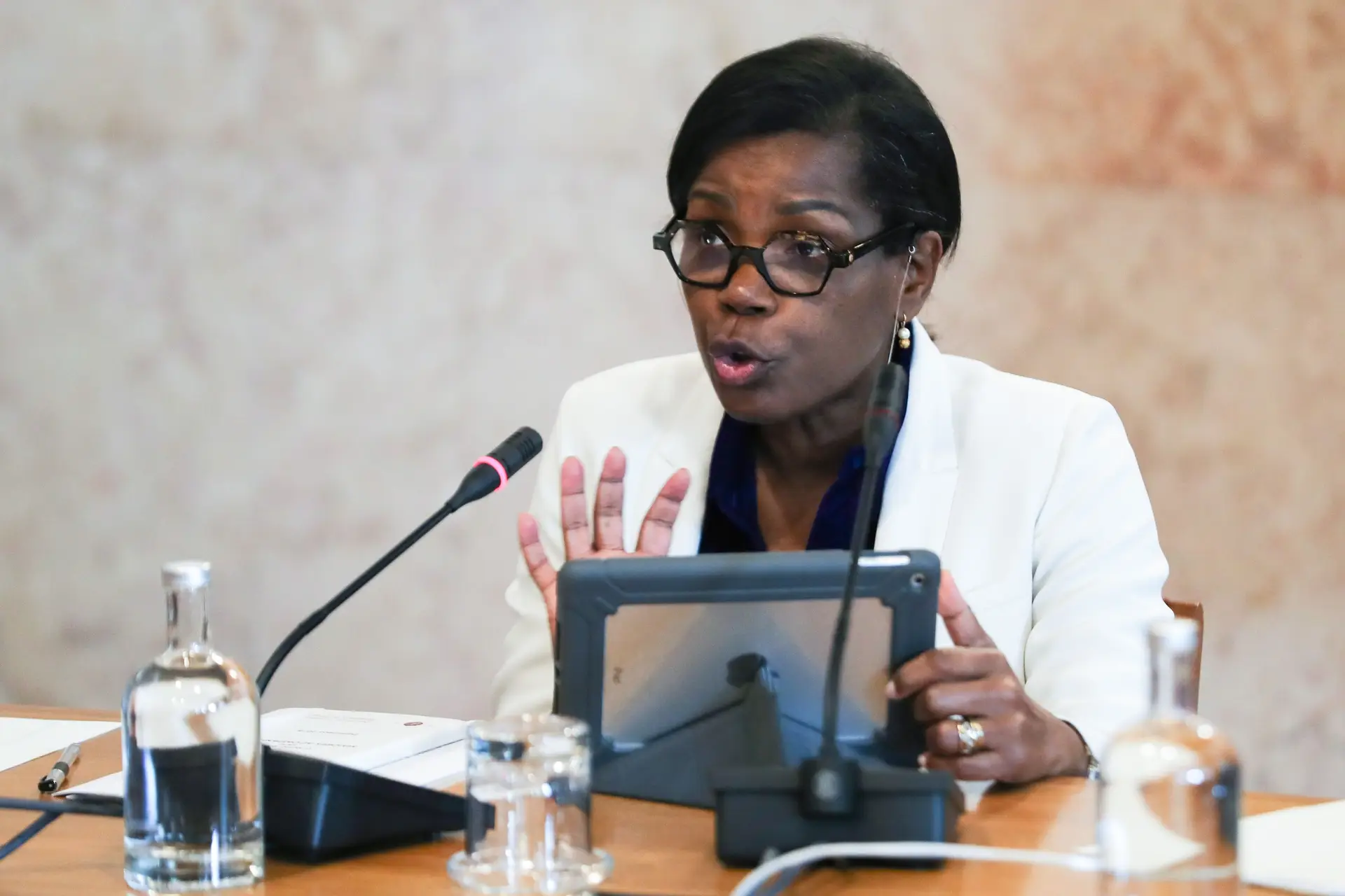 Polémica com procurador europeu. Ministra da Justiça ouvida no Parlamento