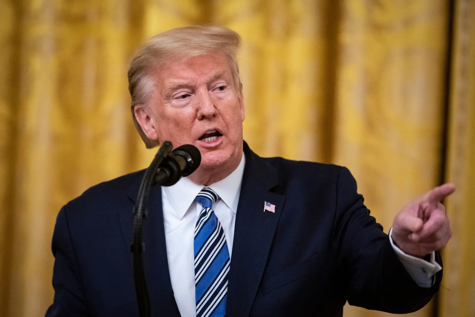 Trump admite testes de despistagem a estrangeiros de zonas de risco