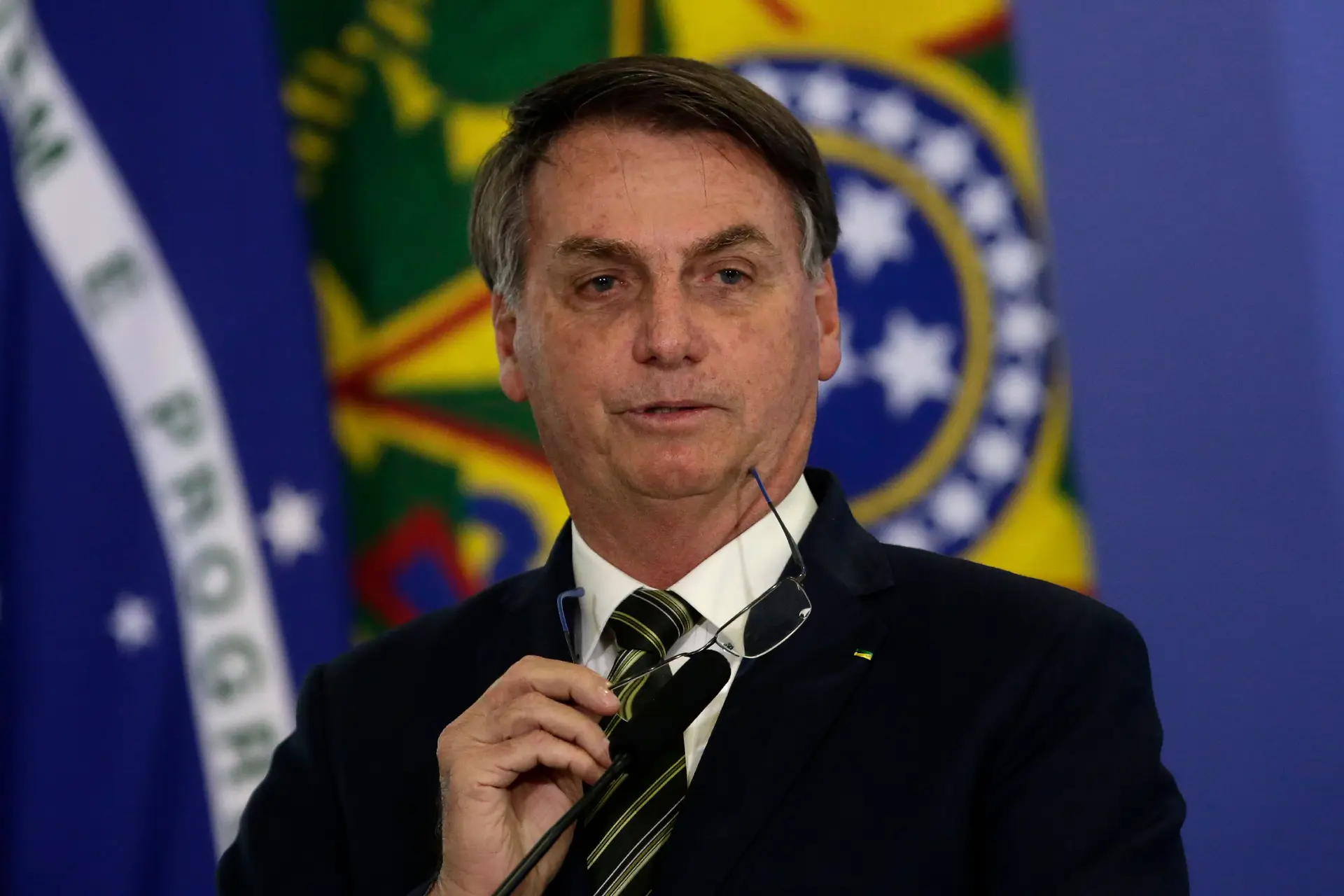 Bolsonaro acusa Moro de "mentira deslavada" no depoimento que prestou à polícia