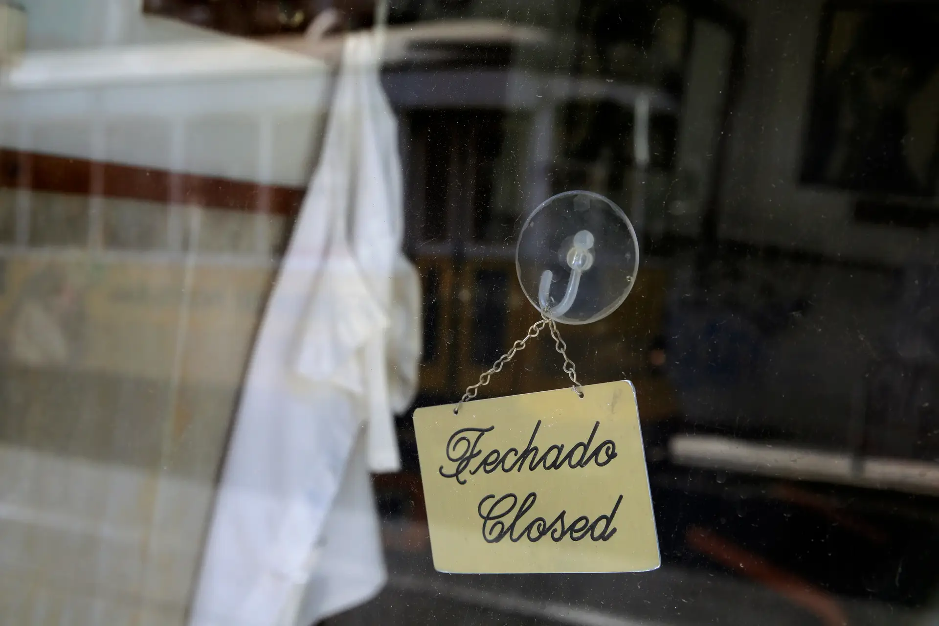 1.º dia útil da situação de calamidade: Comércio de rua reabre as portas
