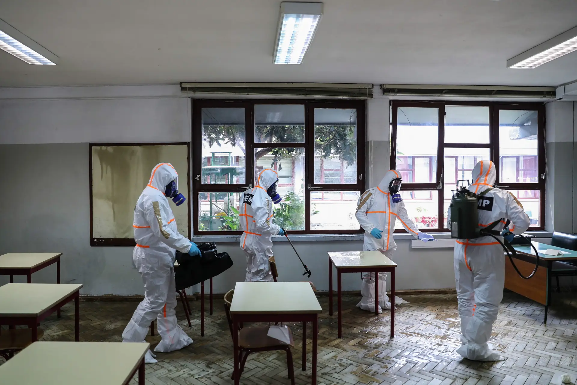 Demonstração de desinfeção na Escola Secundária da Amadora