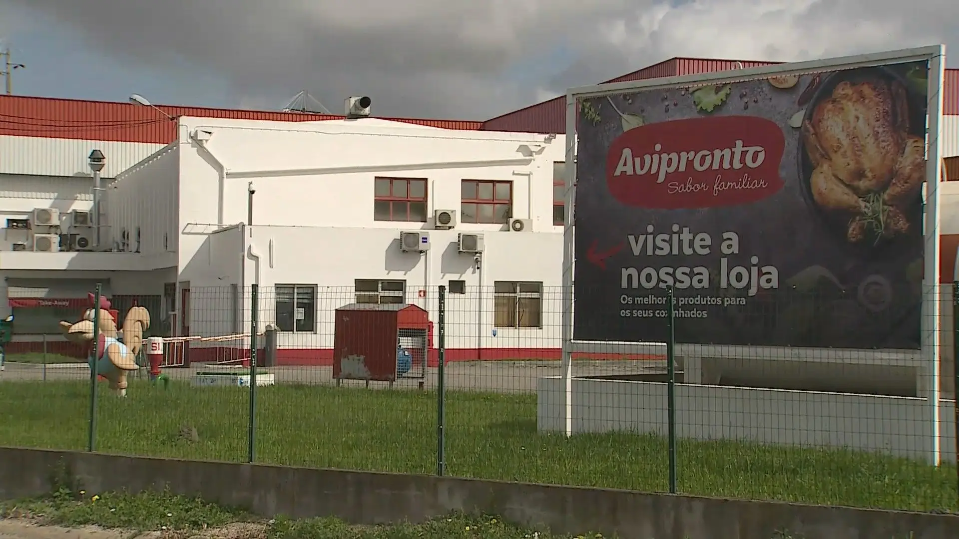 Mais de 30 trabalhadores de fábrica de produtos alimentares estão infetados