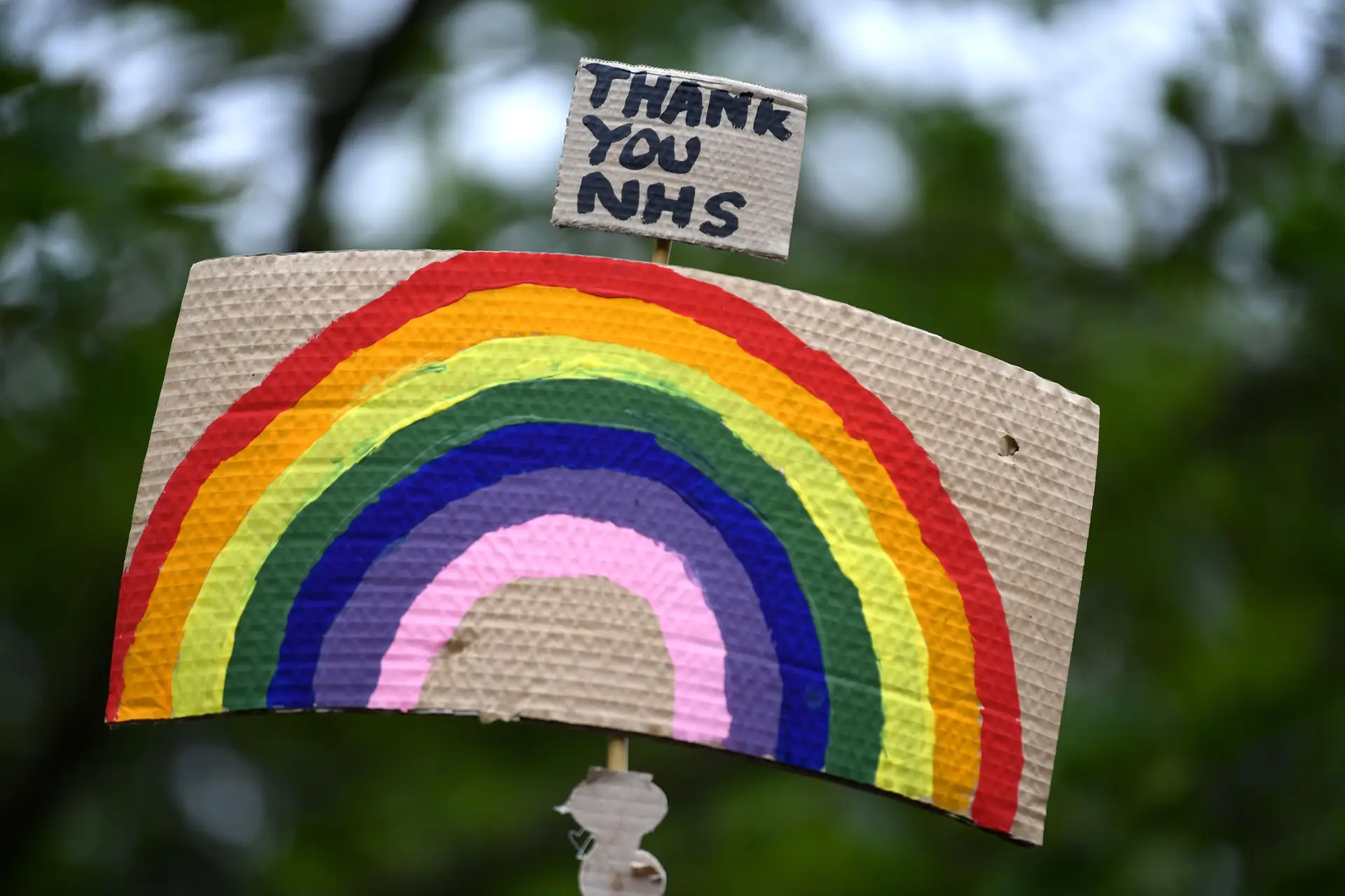 Covid-19: Reino Unido regista o aumento mais baixo de mortes desde março