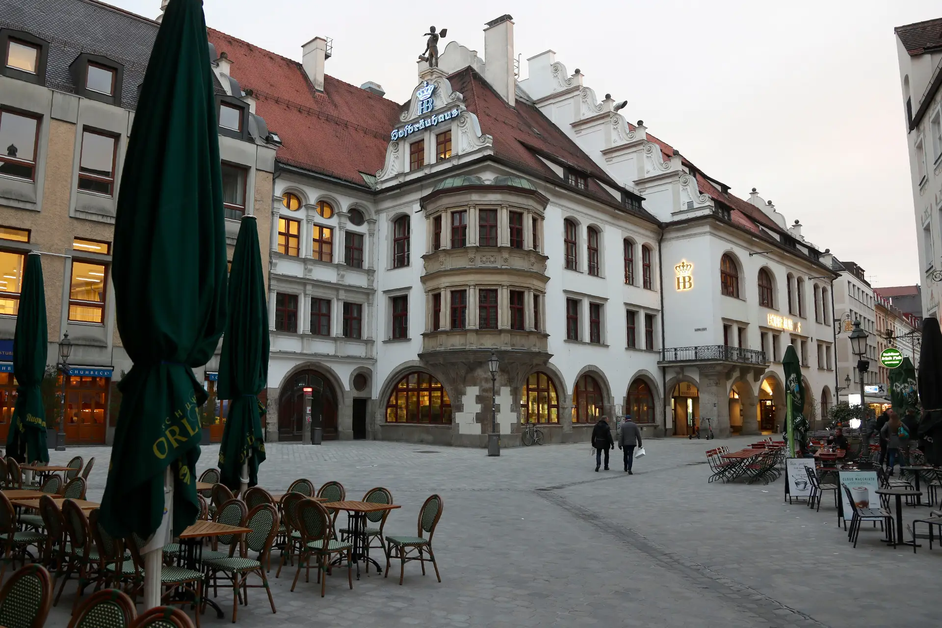 Baviera ignora Merkel e anuncia reabertura de restaurantes e hotéis