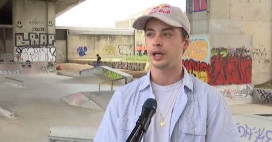 Skater Gustavo Ribeiro de regresso aos treinos na rua - SIC Notícias