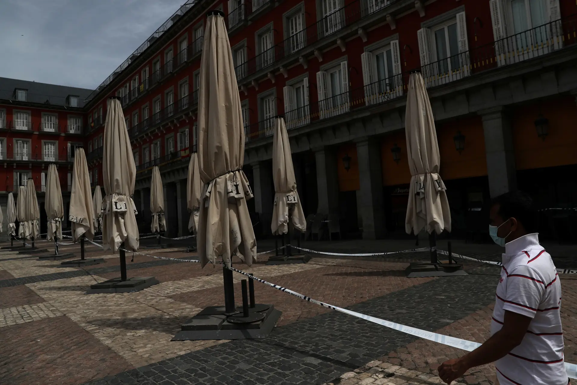 Espanha regista mais 229 mortes por Covid-19. Números voltam a aumentar