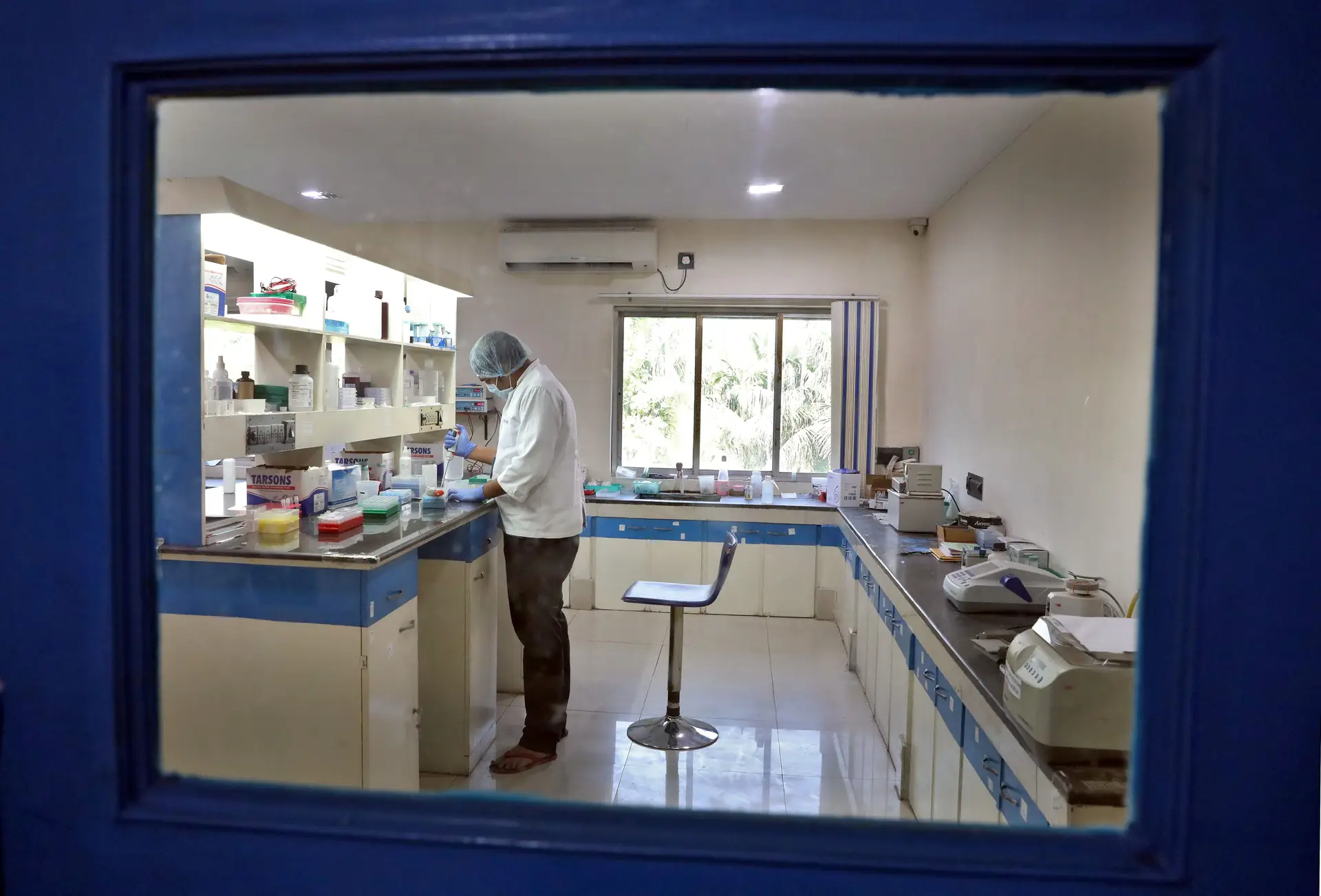 Farmacêutico indiano morre depois de testar medicamento criado por si