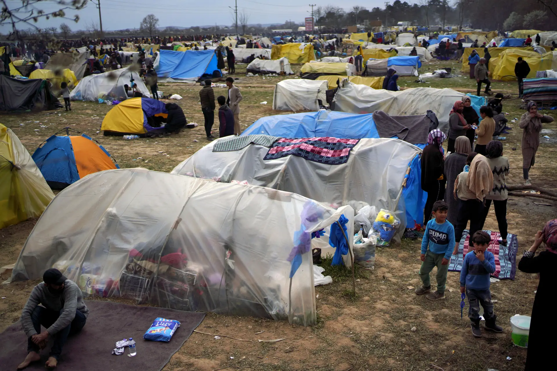 Amnistia diz que campos de refugiados podem ser novos focos da pandemia