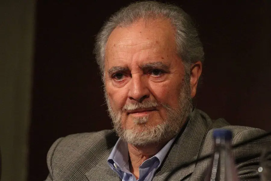 Morreu Julio Anguita, líder do partido espanhol Esquerda Unida