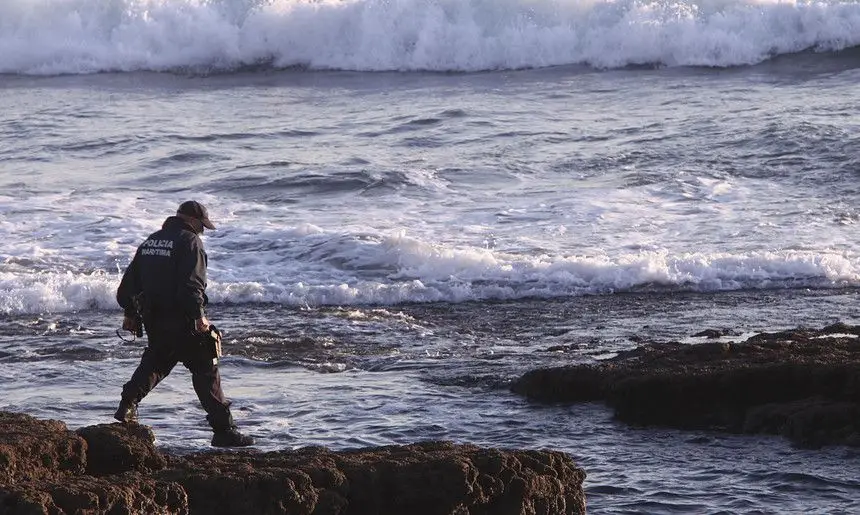 Retomadas buscas por pescador lúdico que desapareceu em praia de Sintra