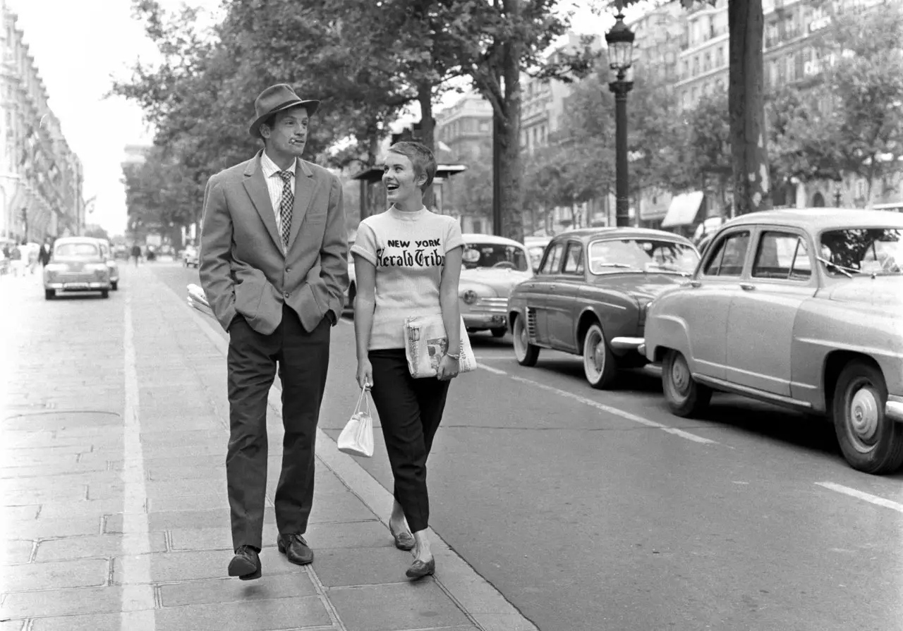 Jean-Paul Belmondo e Jean Seberg nos Campos Elísios — a Nova Vaga passou por aqui