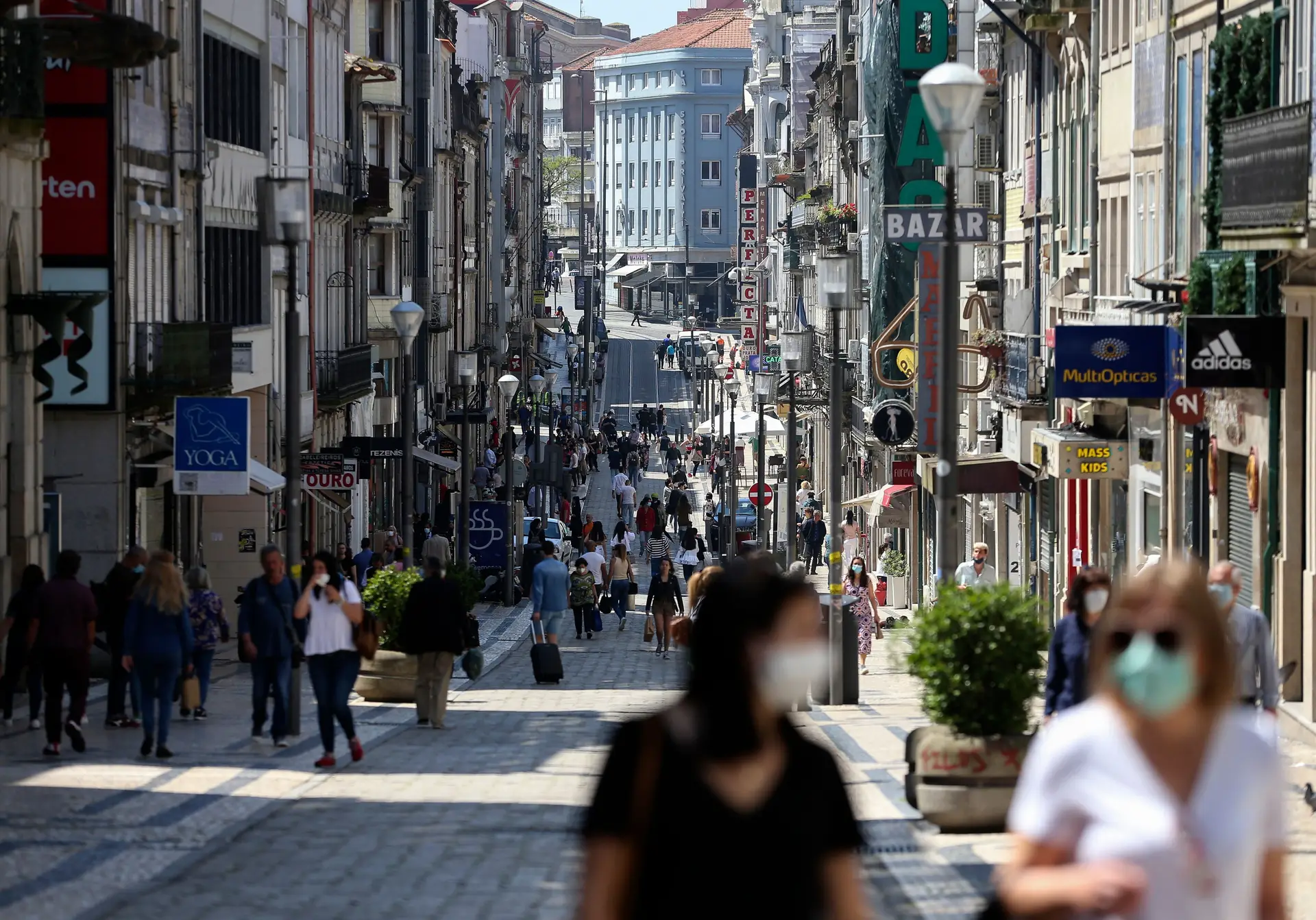 Covid-19: Norte regista abrandamento mas incidência ainda é sete vezes maior face a abril