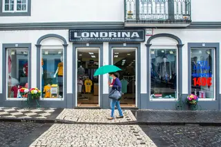 Covid-19 nos Açores. Identificado foco de infeção em espaços de diversão noturna