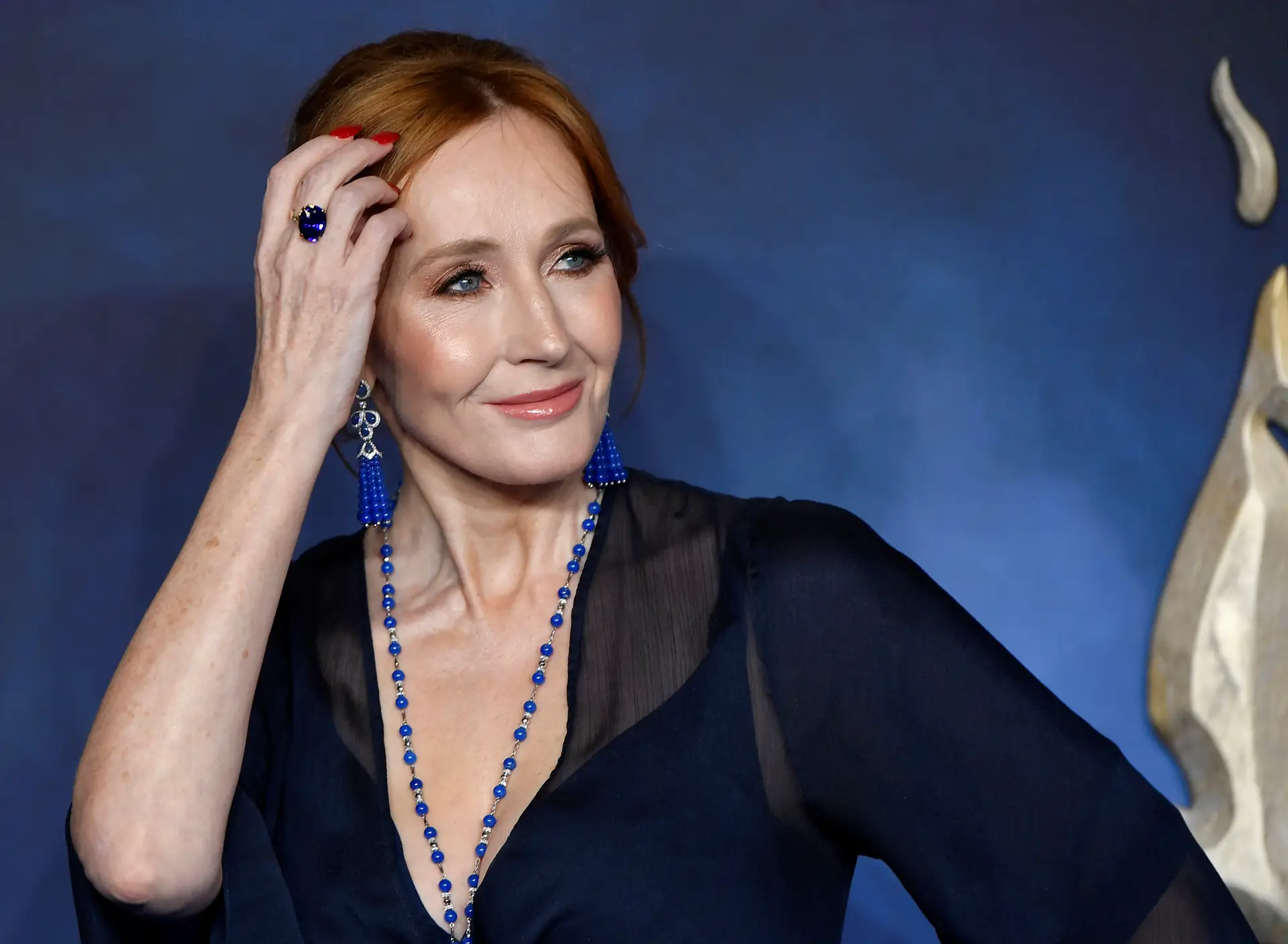 J.K. Rowling diz que "aceitaria com prazer" ir para a cadeia por comentários transfóbicos