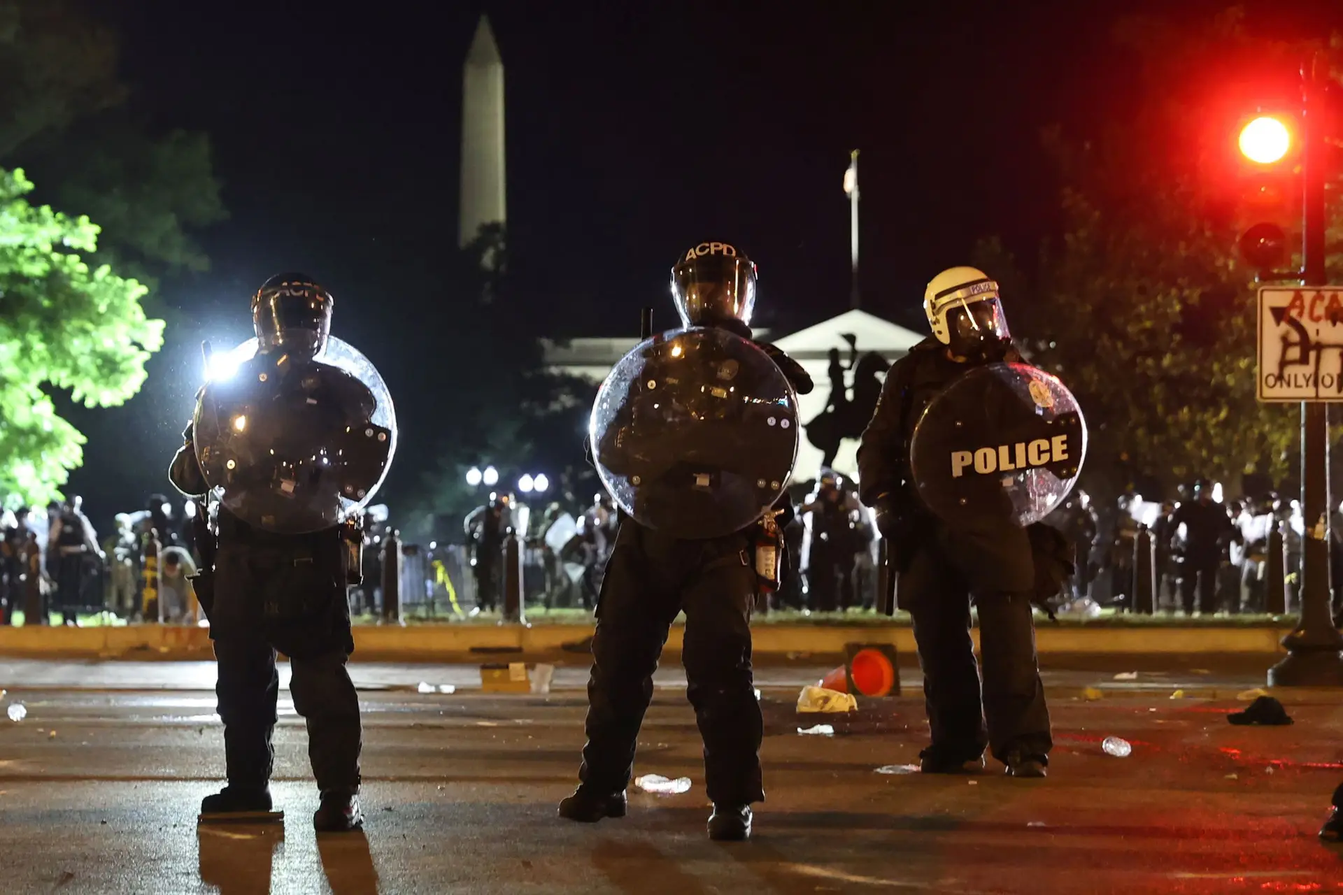 Washington amplia recolher obrigatório devido aos protestos