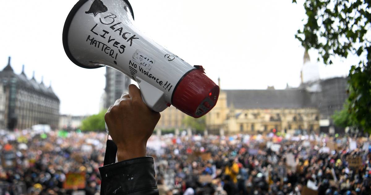 Projeto de lei para criminalizar todas as práticas racistas em consulta pública