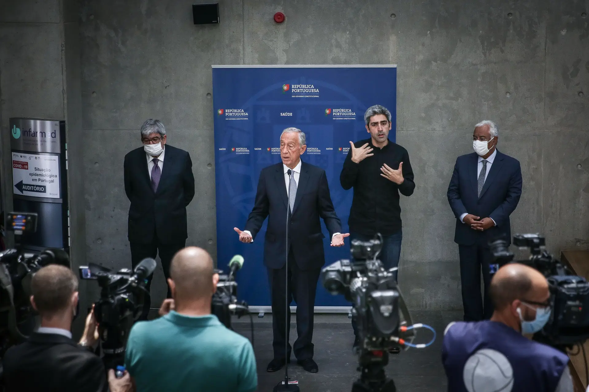 Marcelo desdramatiza situação na região de Lisboa e fala em descida lenta do surto da Covid-19