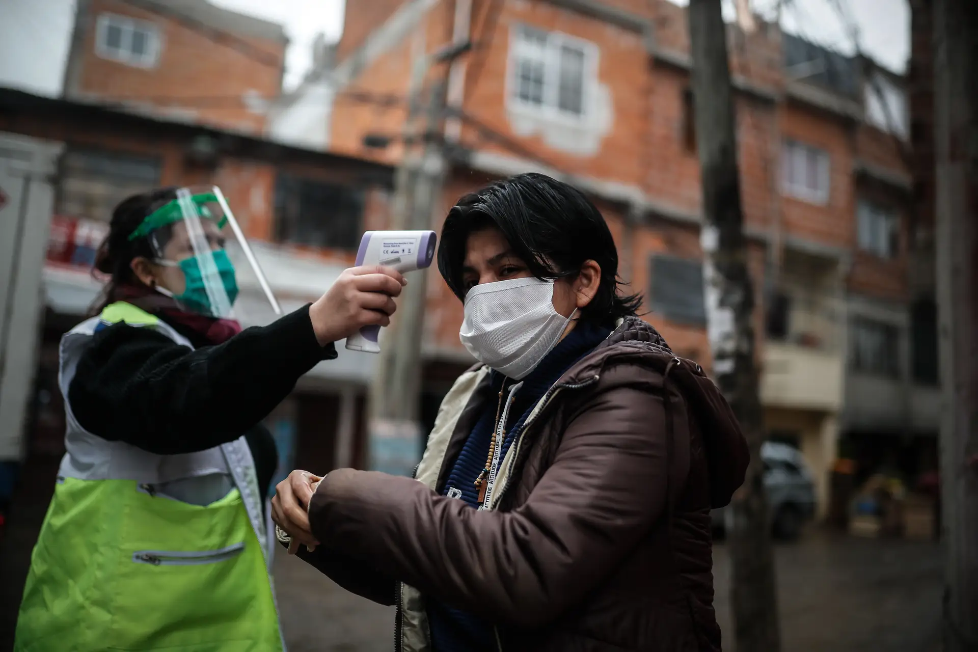 Pandemia já fez mais de 400 mil mortos e infetou sete milhões em todo o mundo