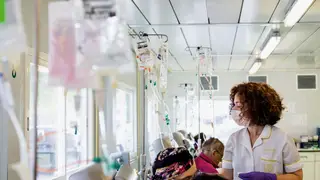 A dança dos cadeirões da ‘quimio’