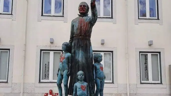 Estátua de Padre António Vieira. Lisboa, Portugal.