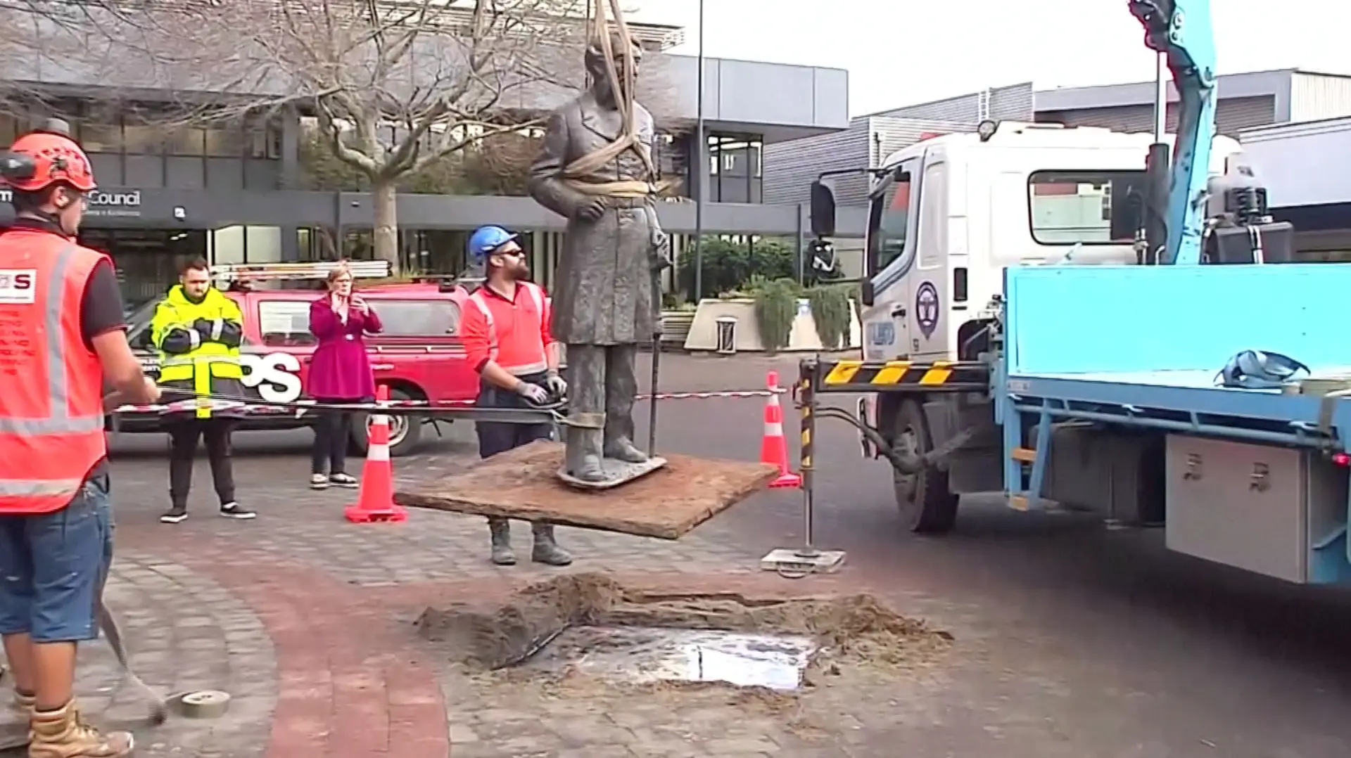 Cidade neozelandesa de Hamilton retira estátua de capitão britânico que lhe deu nome