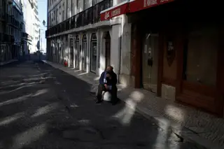 Mais 3 mortes e 585 novos casos de Covid-19 em Portugal