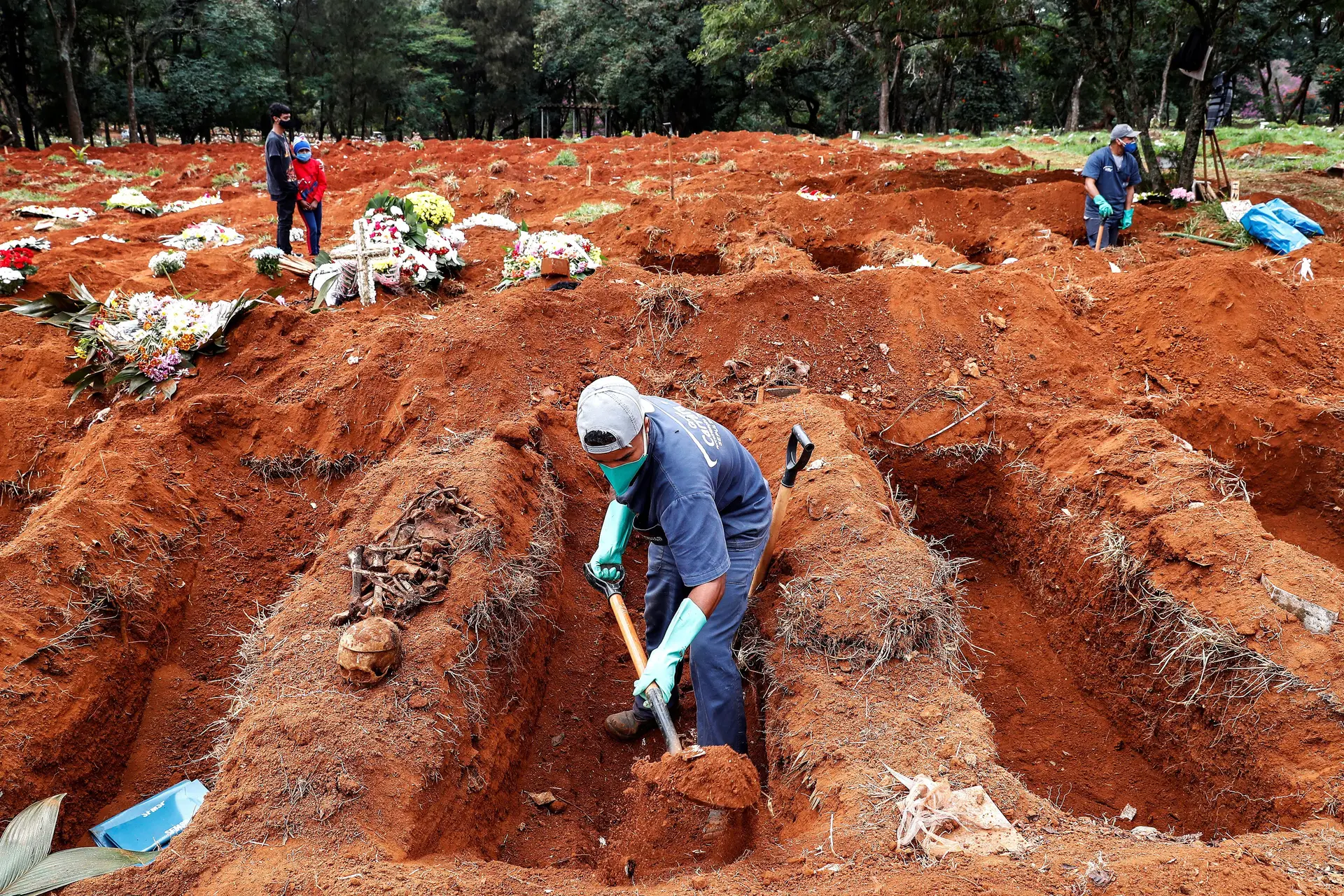 Brasil regista mais de mil mortes diárias e tem 34.918 novos casos de Covid-19