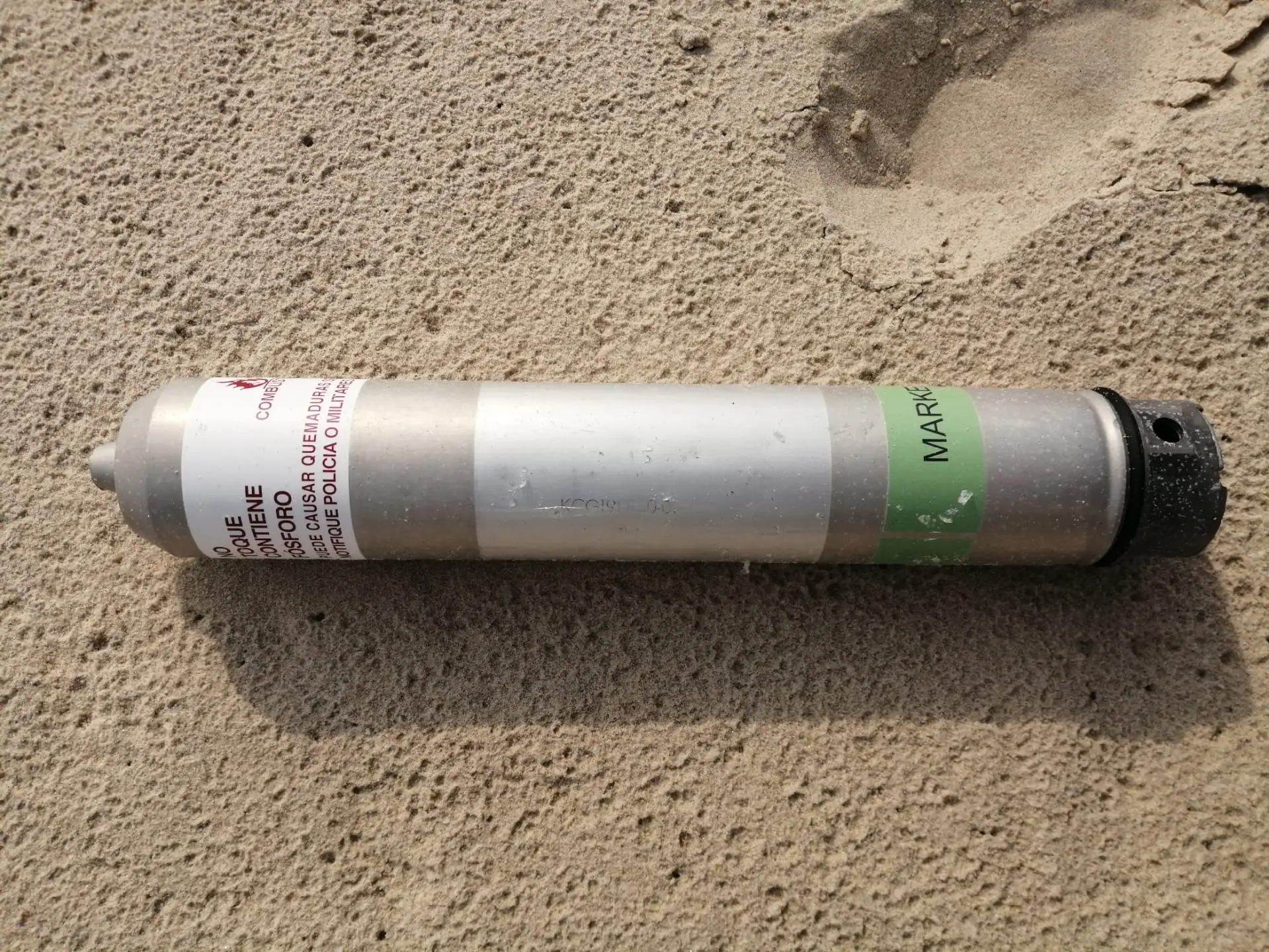 Marinha neutralizou engenho fumígeno em praia de Ovar