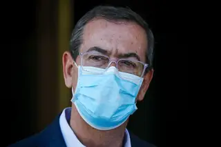 Falta de meios na origem dos problemas na gestão da pandemia, defende Miguel Guimarães