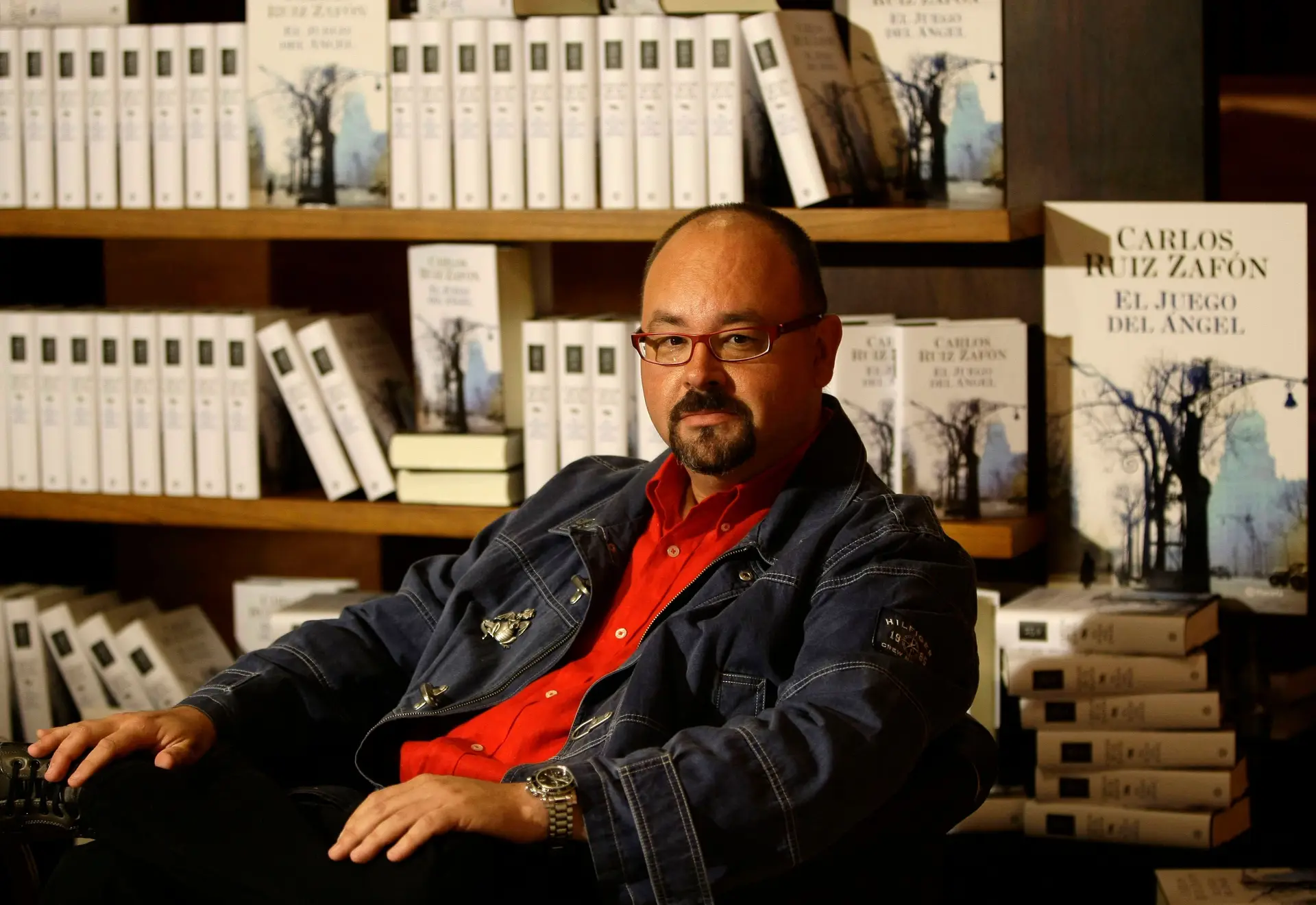O escritor espanhol Carlos Ruiz Zafón morreu a 19 de junho aos 55 anos, vítima de cancro.(Arquivo 2008)