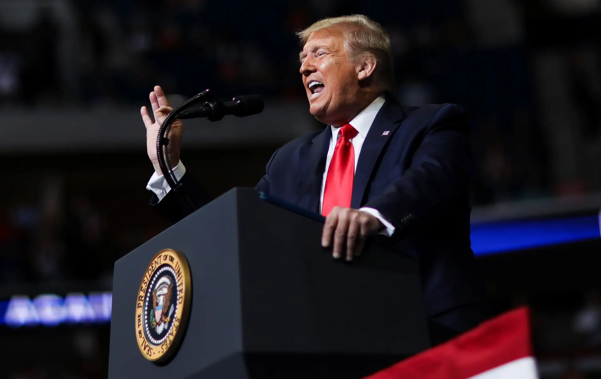 Utilizadores do Tik Tok e fãs de K-pop queriam Trump sozinho no palco