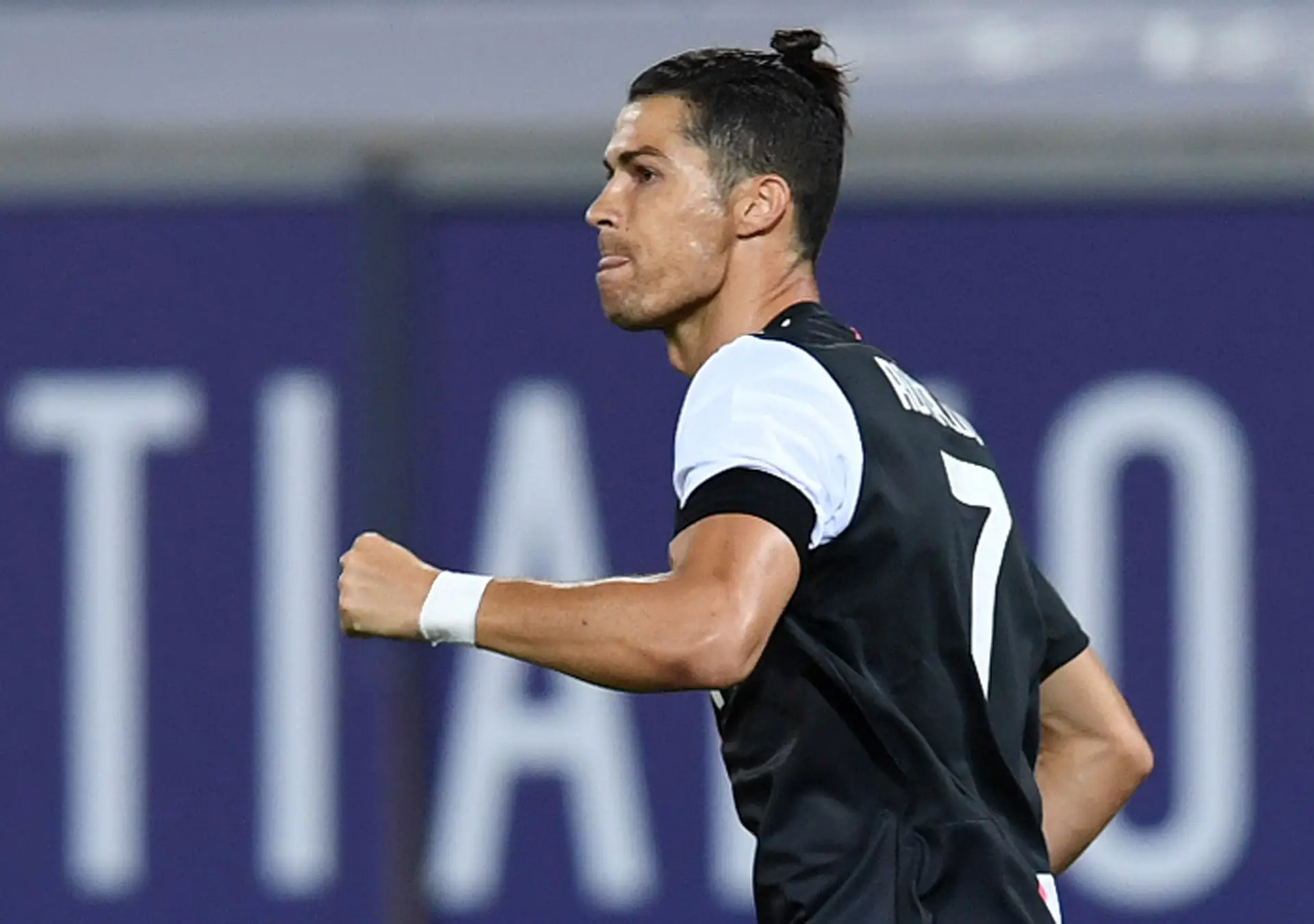 Cristiano Ronaldo e Rafael Leão em destaque na Liga italiana