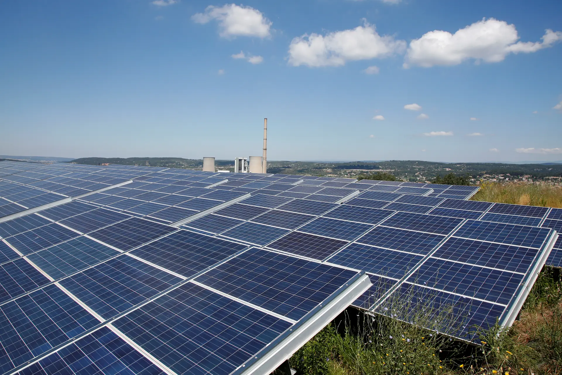 Energia solar supera carvão pela primeira vez na produção de eletricidade na UE