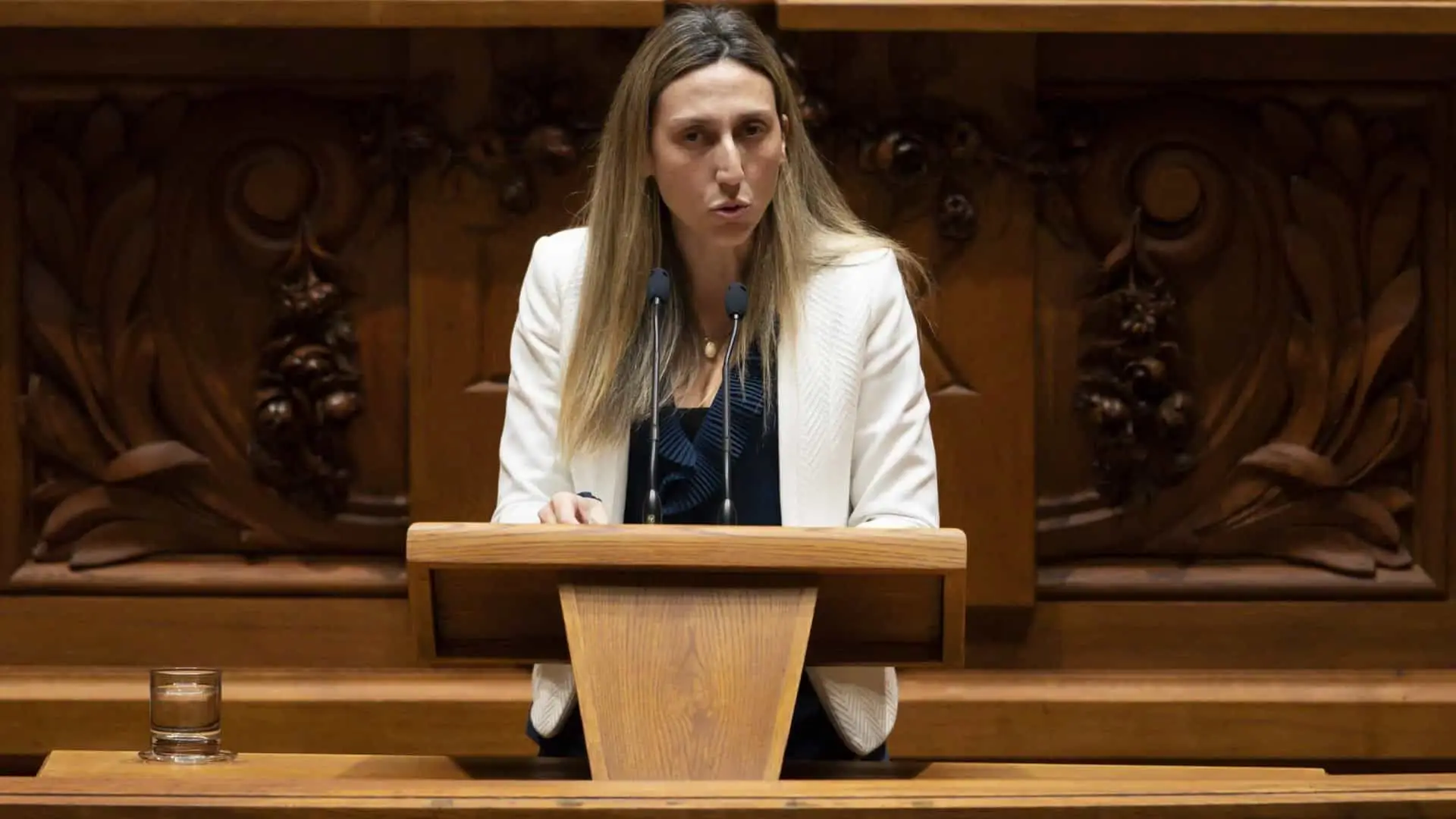 Deputada Cristina Rodrigues