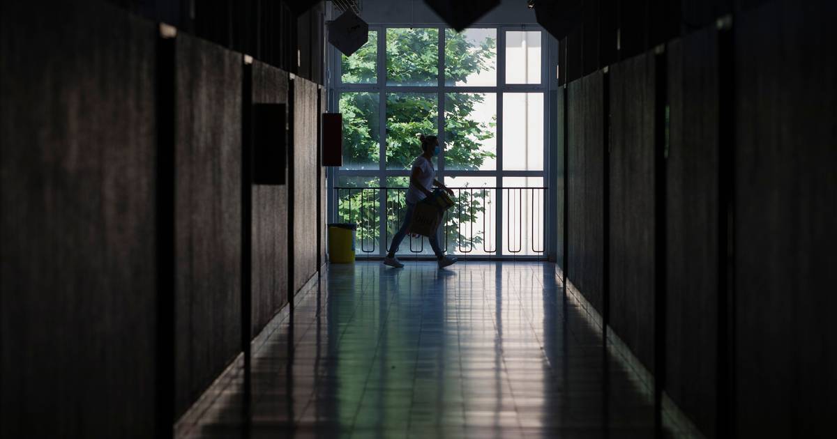 La sessione speciale di esami ritarda l'inizio del nuovo anno scolastico