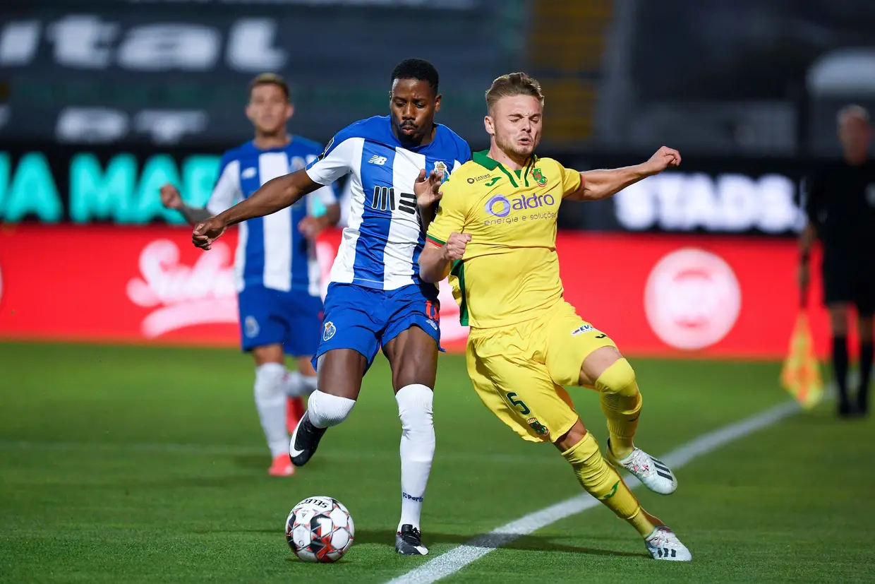 SIC Notícias | FC Porto vence Paços de Ferreira e reforça ...